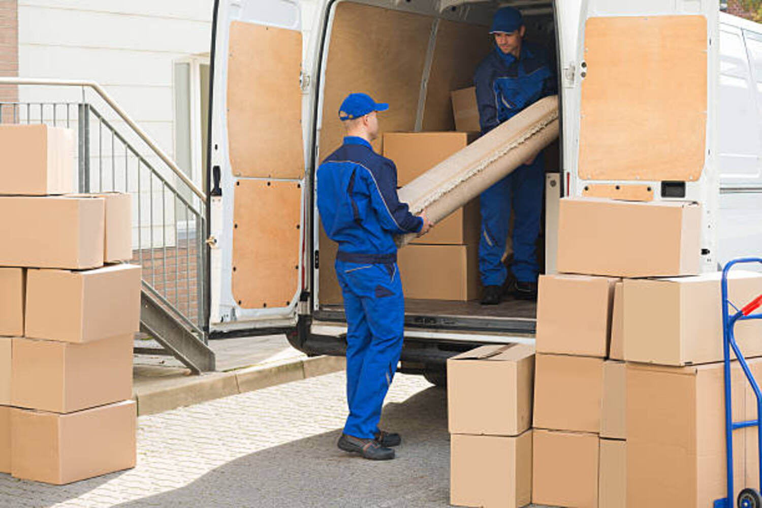 8 Questions to Ask Before Hiring a Seattle Moving Company